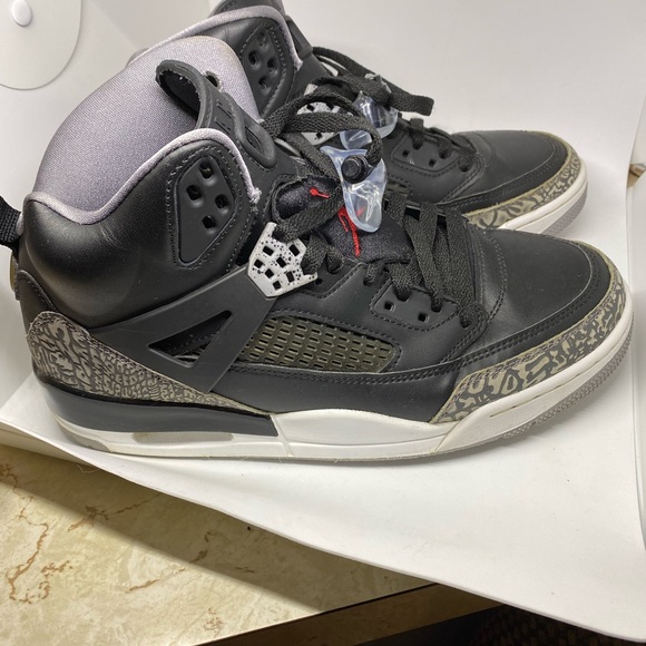 Gently used Jordan Spizike Black Cement Size 9 - Picture 4 of 14